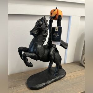NWT Spooky Night Headless Horseman Statue